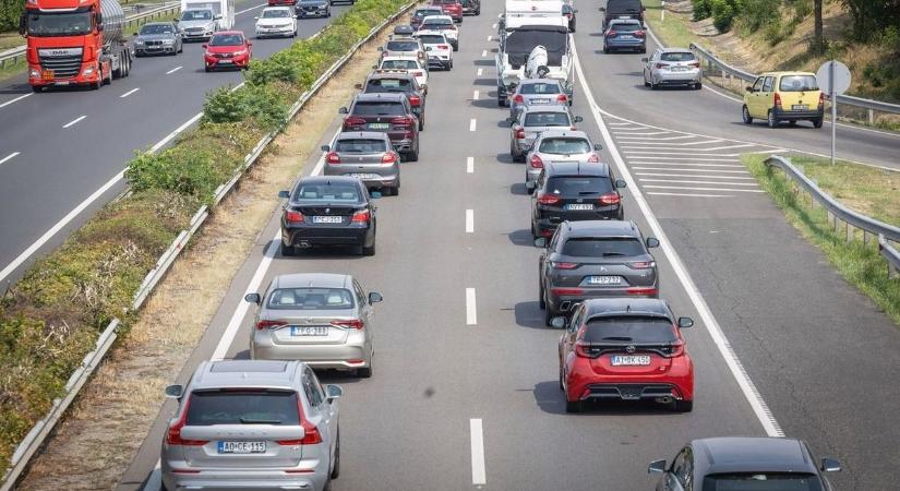 A szerda sem lesz az M3-as napja, erős a forgalom az utakon