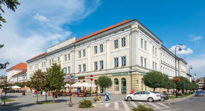 Egyházi ingatlanok visszaszolgáltatása – Új törvénytervezetet iktatott Markó Attila