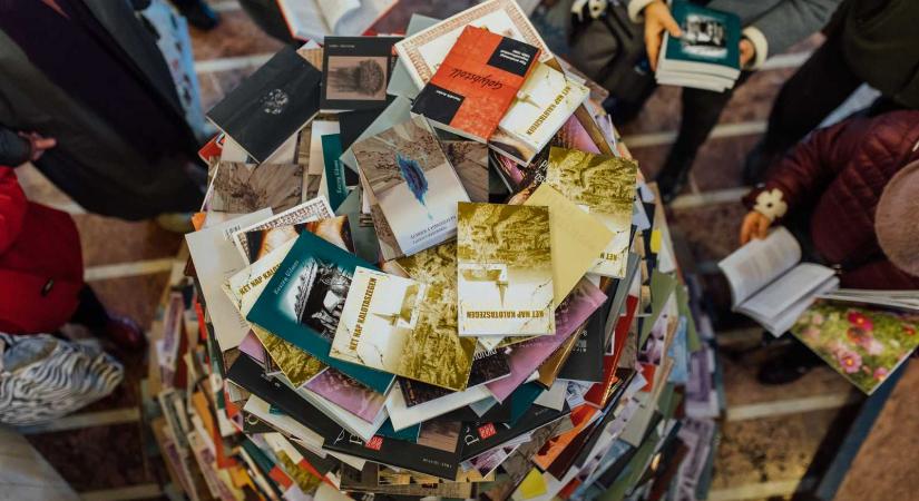 Közzétették az Év Erdélyi Magyar Szerzője-díj várományosainak névsorát (VIDEÓ)