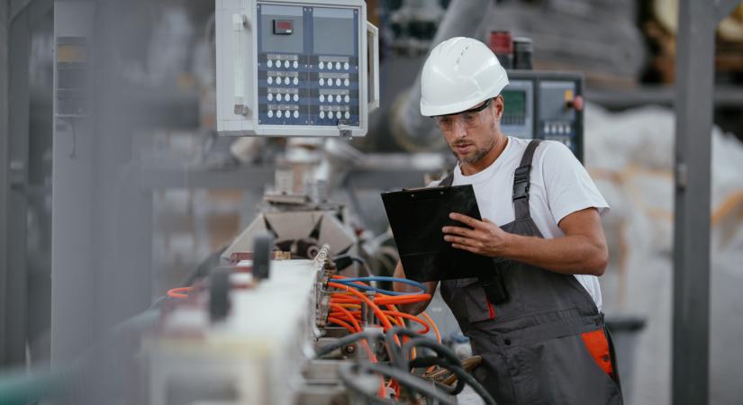 Nem kell a magyar ipart temetni, csak Németországon túlra is kell tekinteni