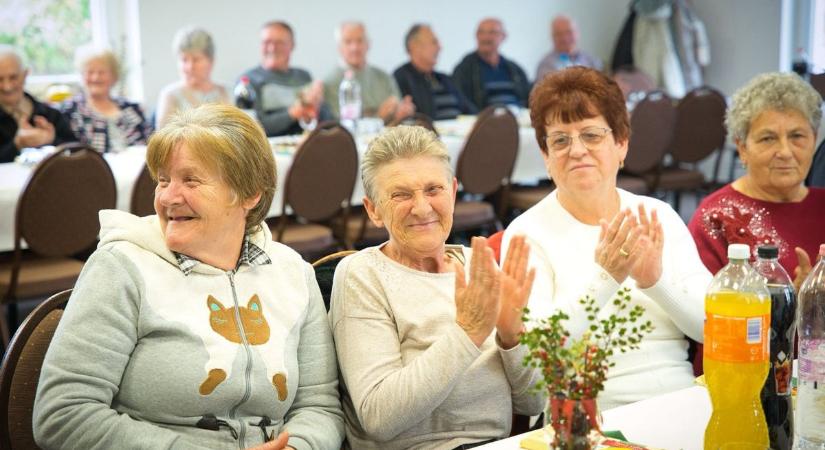 A szépkorúakat éltették Borsodgeszten is