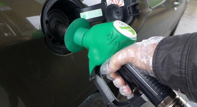 Így alakul a benzin ára csütörtöktől: a gázolajról is megszólaltak a szakemberek