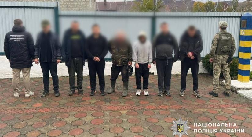 A Beregszászi járásban őrizetbe vették a férfit, aki hat hadkötelest akart átcsempészni a határon