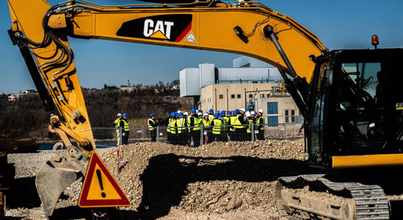 Mire lesz jó a trieszti magyar kikötő, ha a hatalmas szállítóhajók ki sem tudnak majd kötni ott?