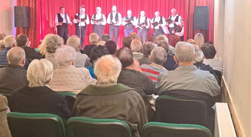 Egy felejthetetlen este zenével, tánccal, nótaszóval a zalai településen