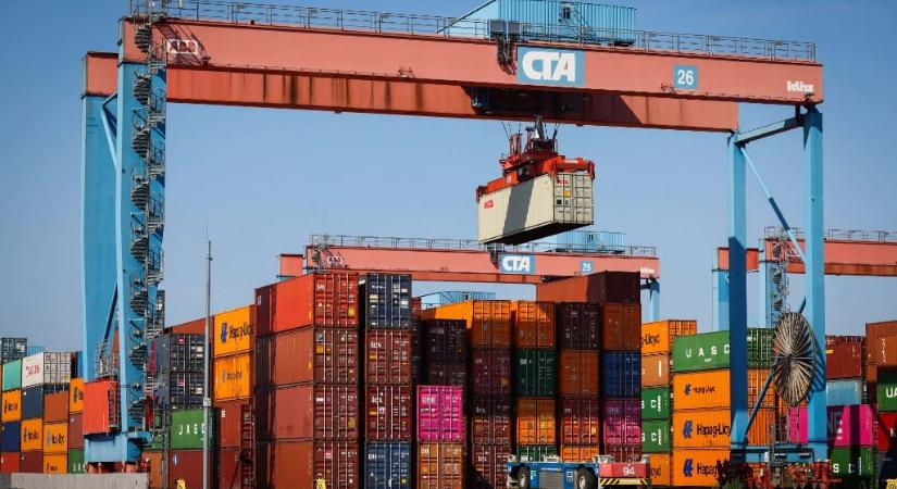 Megtorpant a külkereskedelem: kevesebbet vittünk ki, többet hoztunk be