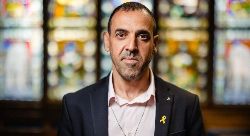 Magyarországra látogat Eli Sharabi, aki 491 napot töltött a Hamász fogságában
