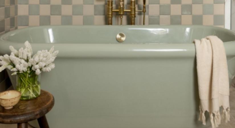 A kék-fehér fürdőszoba új arca – így újította meg az örök klasszikust egy belsőépítész