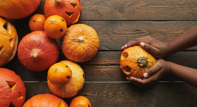 Soha többé nem akarsz tököt faragni halloweenre, ha ezt a 2 perces kerti dekort meglátod!