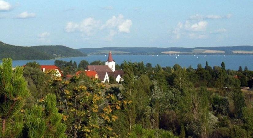 Mutatjuk Veszprém vármegye 5 legélhetőbb települését, így rangsorolt az MI