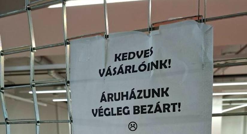 Váratlanul bezárt a Szinvapark egyik legnagyobb üzlete – óriási kérdés, mi lesz a helyén