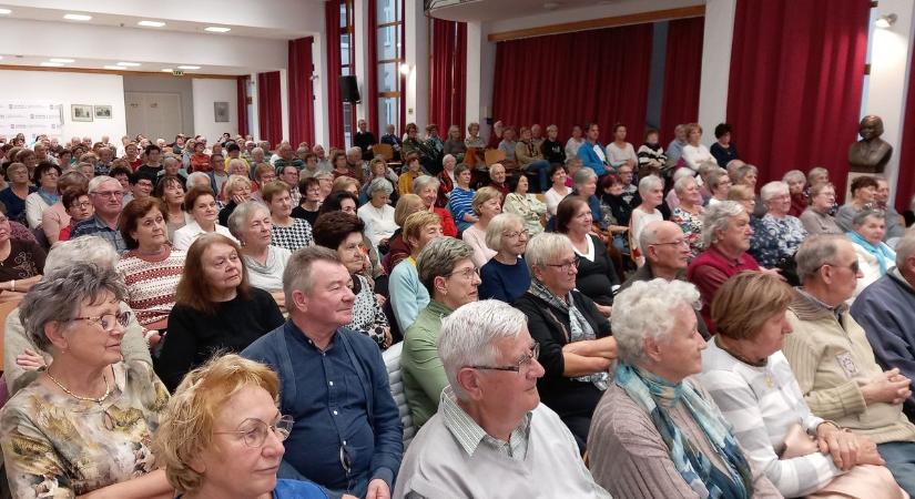 Nyelvet tanulni soha sem késő!