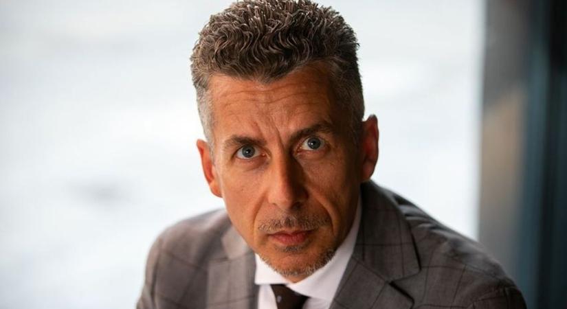 Legendás mémmel mutatott rá Rákay Philip: ez a különbség Orbán Viktor és Magyar Péter között (VIDEÓ)