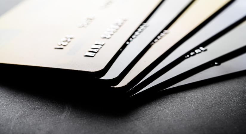 Rendkívüli végrehajtási rendelet dönthet a magyar bankszámlákon lévő pénzről