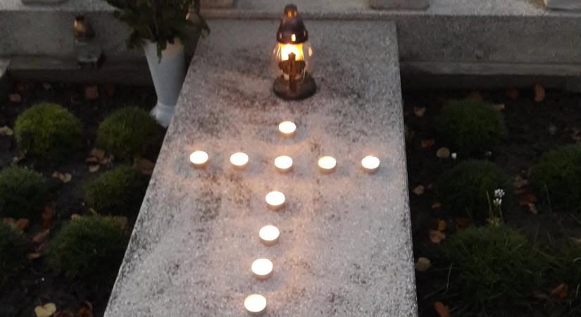 A vásárhelyi katolikus temetőben is lesz Mindenszenteki Mécsesgyújtás