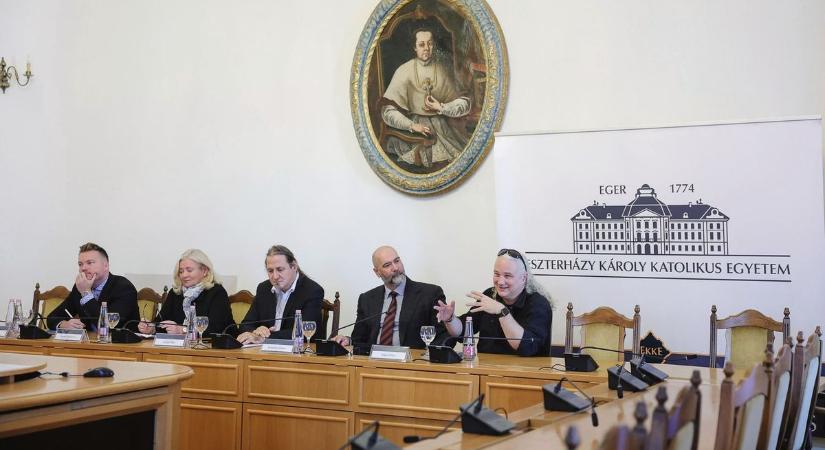 Tudomány és művészet hónapja az Eszterházy Károly Katolikus Egyetemen