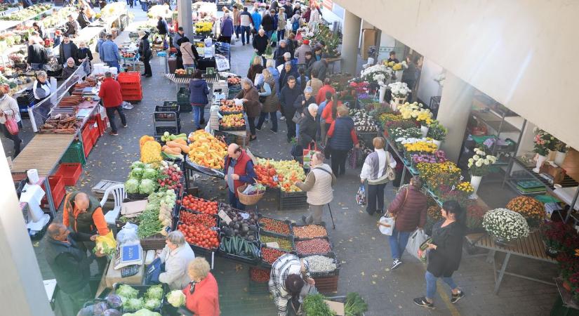 Szekszárdi piac: itt jobban megéri még koszorút is venni (galéria)