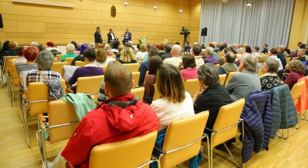 Dull Szabolcs politikai elemzővel folytatódott a „Dunaújvárosi Estek” sorozat