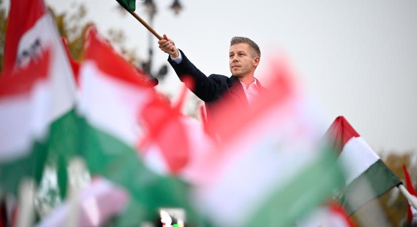 Újabb bizonyíték szól amellett, hogy manipulálták a Magyar Péter-menetről készült légi felvételt