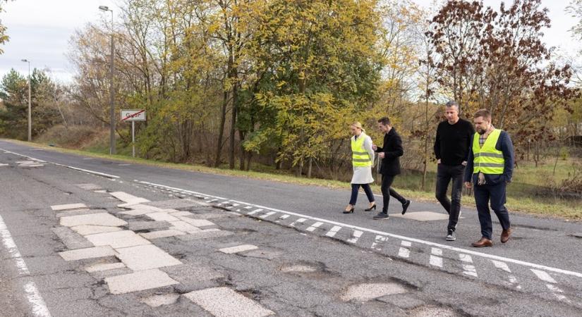 Azonnali felújításra szorul a győri M19-es autóút felhajtója