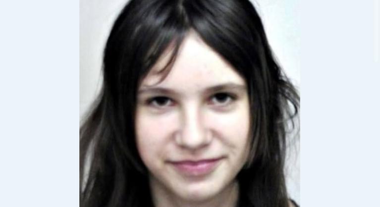 Felszállt egy buszra, azóta nem látták a 13 éves pápai lányt