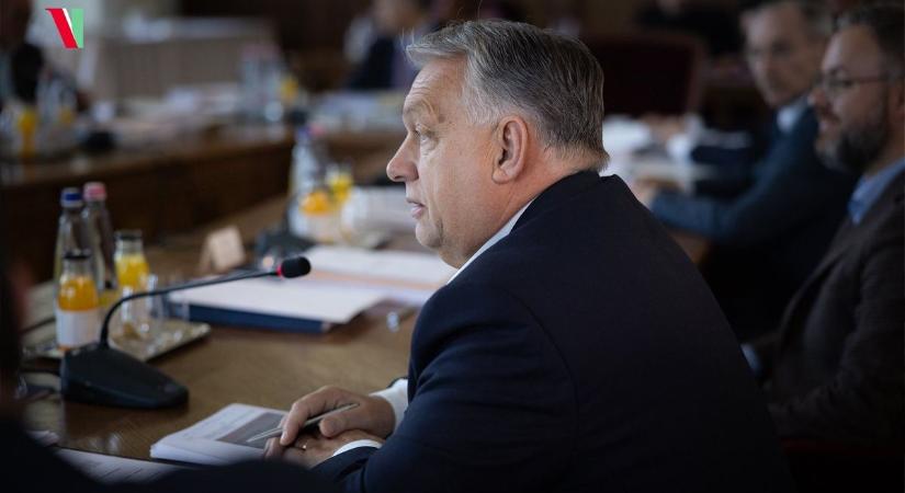 Fotók bizonyítják: egy pillanatra sem áll meg Orbán Viktor