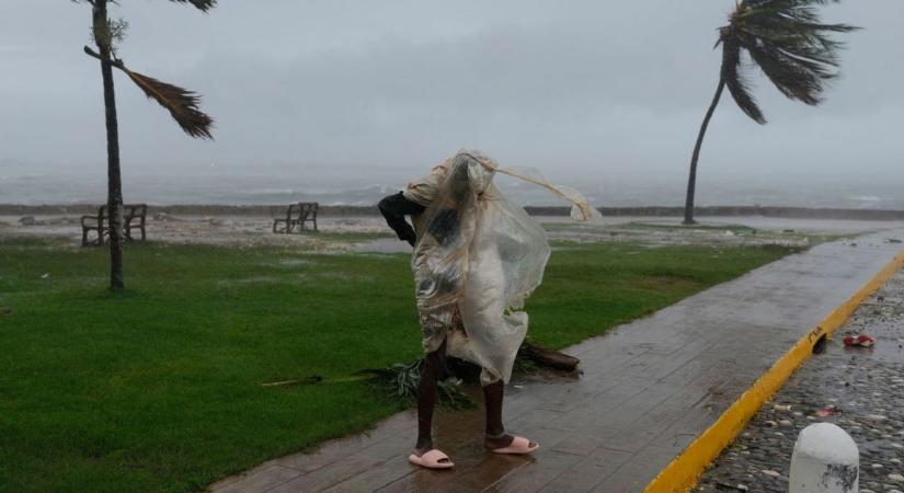 Tarol a világ legerősebb vihara: Kubában már 735 000 embert evakuáltak