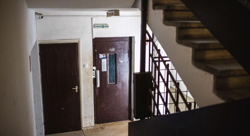 Erőszak egy miskolci liftben: gusztustalan, amit a 72 éves asszonnyal műveltek