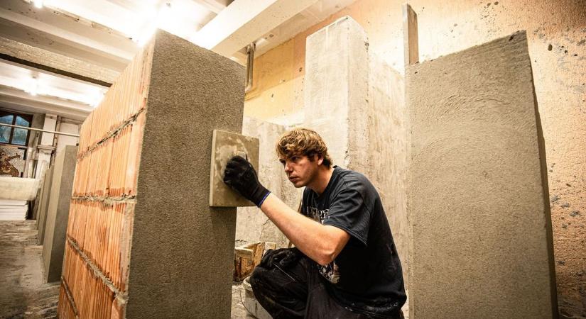 Modernizálják, a faluképbe illesztik a sportcsarnokot