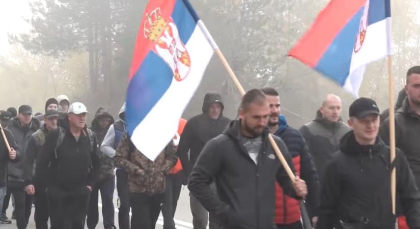 Hatvan koszovói szerb indult el gyalog Újvidékre, úgy hallották Vučić nagygyűlést tart
