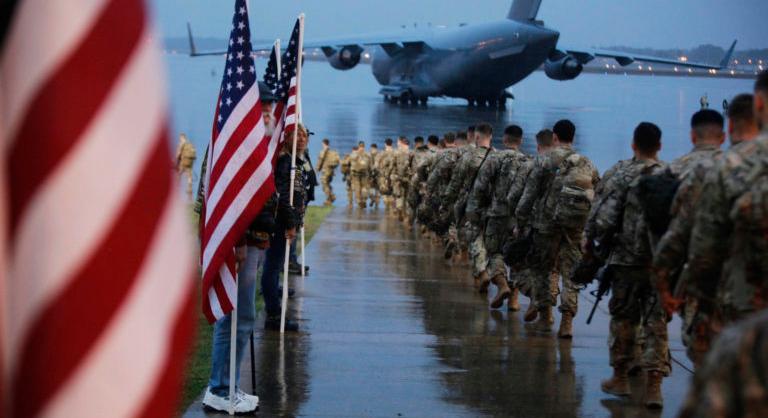 Az USA csökkenti katonai jelenlétét a NATO keleti szárnyán