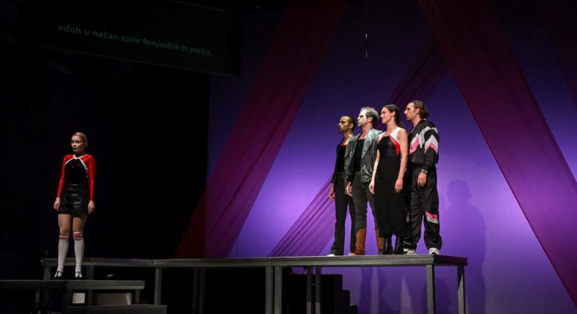 Szülinapi november a Kosztolányi Színházban