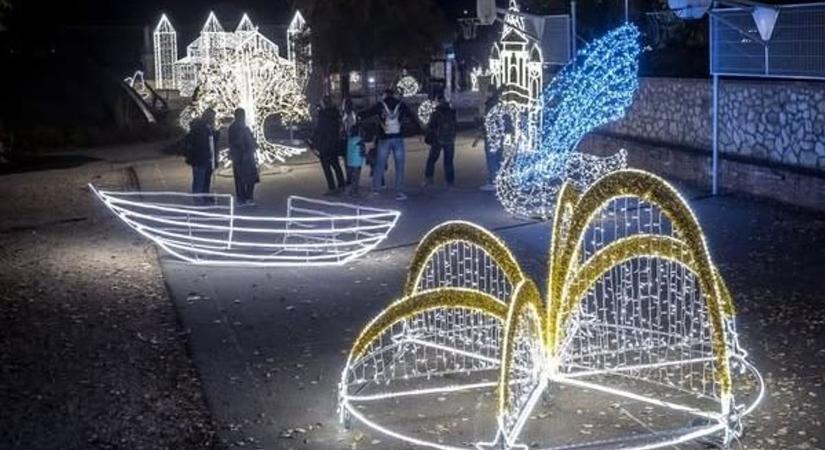 Fénnyel varázsol a Zsolnay Negyed esténként – GALÉRIA