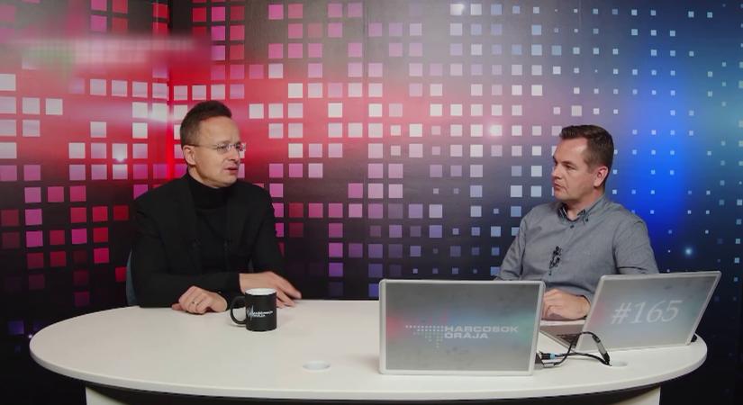 Szijjártó: Az EU újra sorkatonaságot akar – mindenkit berántanának a háborúba  videó
