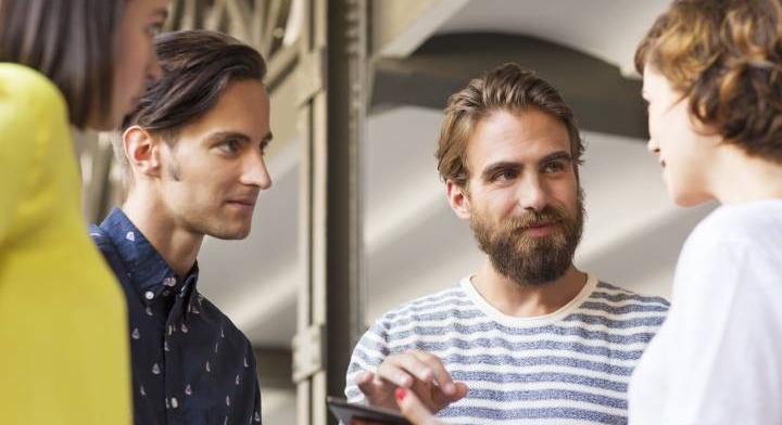 Ez a három lépés megkönnyíti a dolgod, ha te is szorongsz társaságban