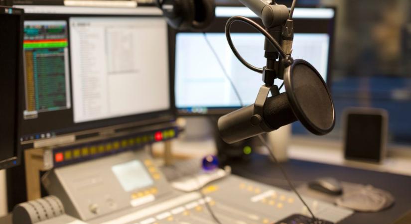 A női műsorvezetőktől mást fogadnak el a hallgatók, mint a férfiaktól