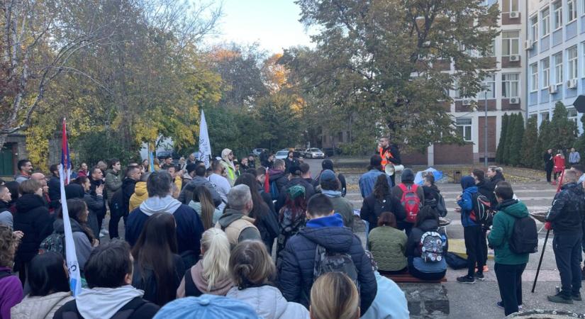 Szabadka Polgári Mozgalma is támogatja az Újvidékre menetelő diákokat