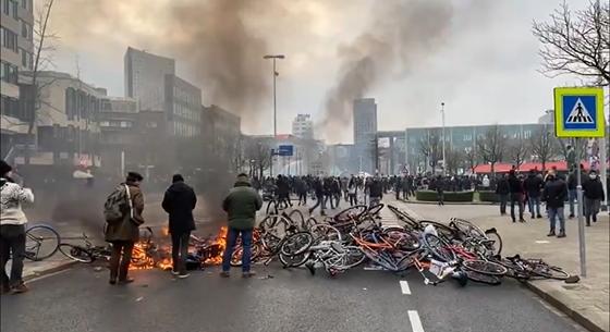 Autók is égtek a lezárásellenes holland tüntetéseken