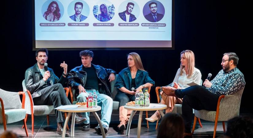 Kapcsolatban vannak, mégis társkeresőn nézelődnek: döbbenetes, mennyien regisztrálnak így