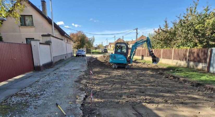 Szépen halad az utcák felújítása ebben a hajdú-bihari városban