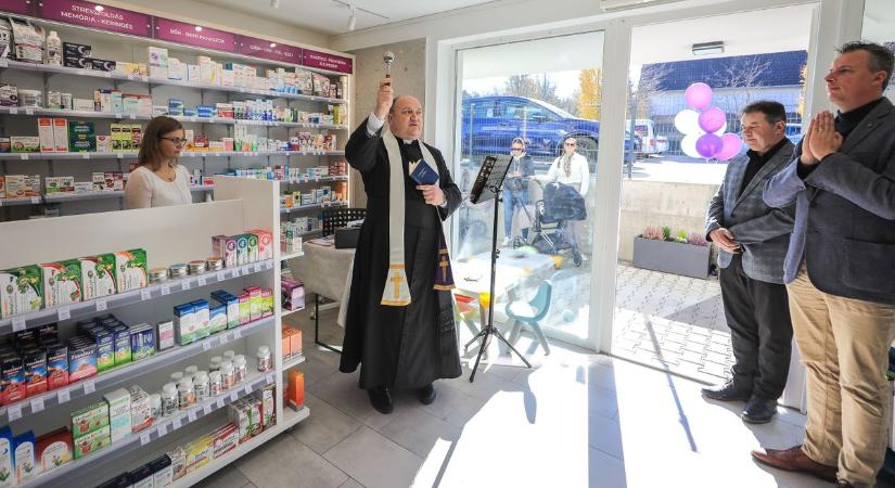 Gyógyszertár nyílt Vámosszabadin, fotókat is hoztunk az átadóról