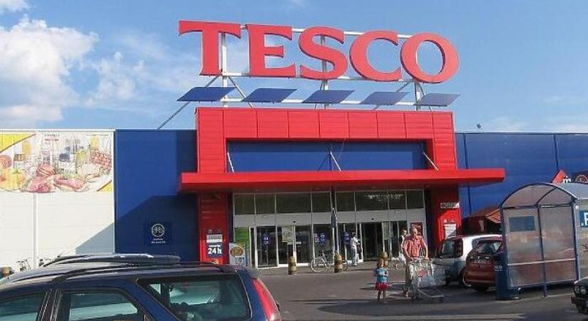 Durván visszaeseett a Tesco-dolgozók létszáma