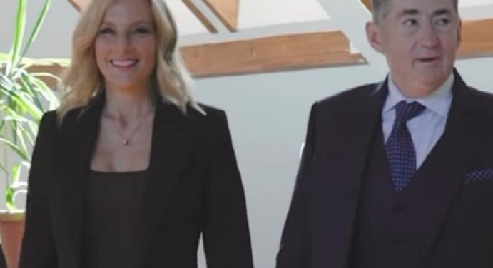 55 milliós “adomány” – Mészáros Lőrinc daganatos gyerekekkel jóemberkedik