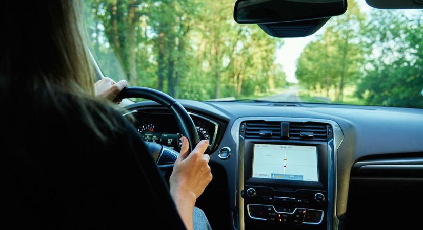 Nagy mennyiségű kábítószer-gyanús anyagot találtak Röszkén