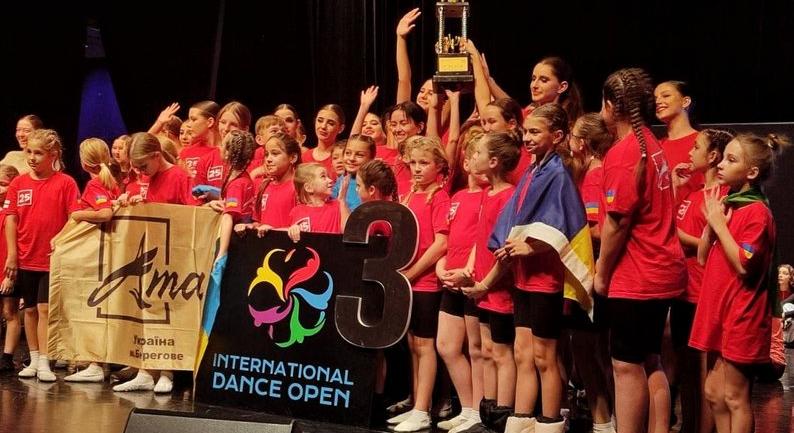 A beregszászi Atasz gyermek tánccsoport a harmadik helyezést érte el egy nemzetközi versenyen