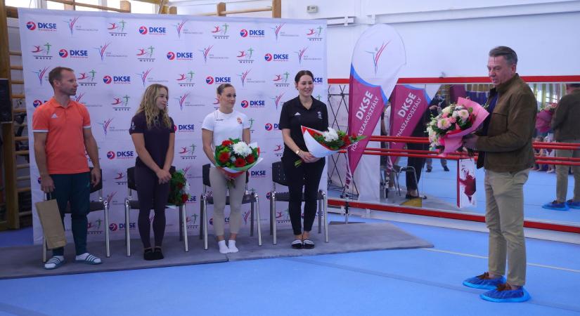 Tornászok köszöntése a világbajnokság után (2025)