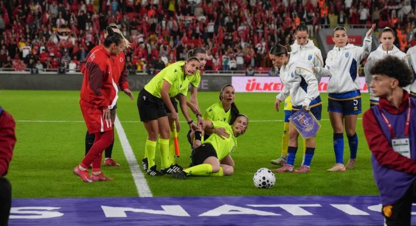 Ijesztő pillanatok: elájult és zsákként dőlt el az NL-mérkőzés játékvezetője