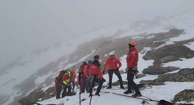Tíz nap alatt öten veszítették az életüket a hegyekben – Egy vakmerőnek ezúttal szerencséje volt (VIDEÓ)