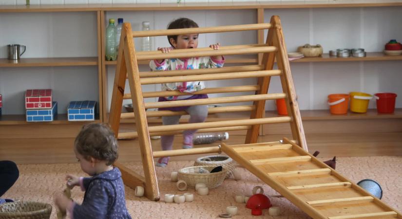 A világhírű magyar módszer, amit ma is tanítanak a világ minden táján: így segít a babák fejlődésében Pikler Emmi