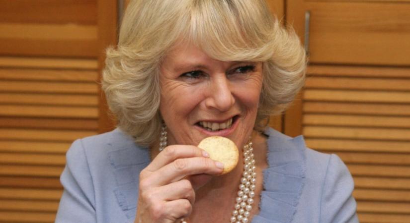 Kamilla bizarr étkezési szokása teljesen megőrjíti a palota szakácsait: mániája túlmegy minden határon